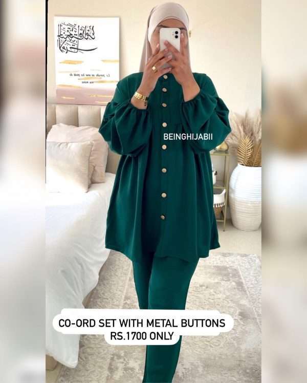 Co-ordinated set with metal buttons - Image 2
