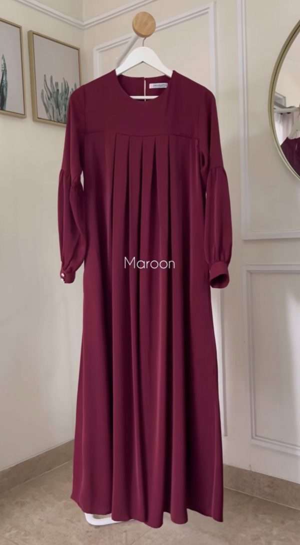 Pleated abaya - Image 3