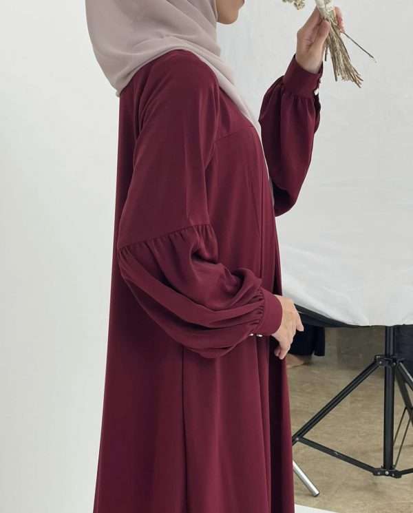 Pleated abaya - Image 2