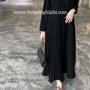 Pleated abaya